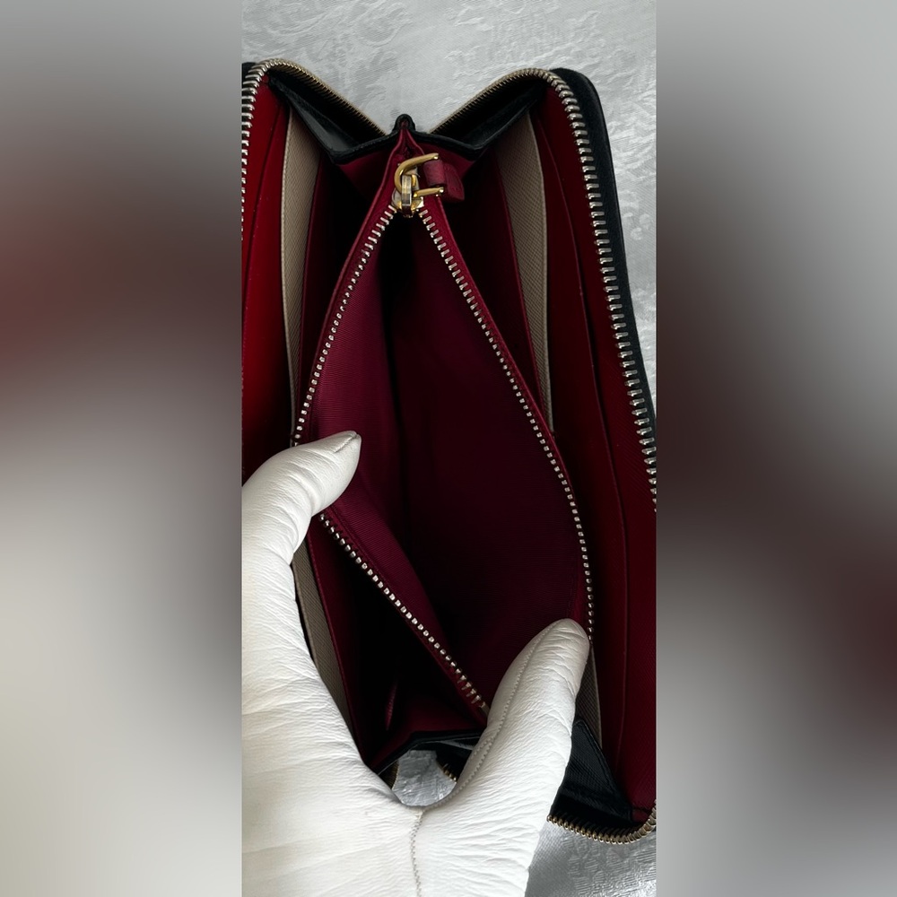 COA Authentic Prada Limited Edition Saffiano Leather Bicolor Zip Around Wallet - Picture 4 of 9